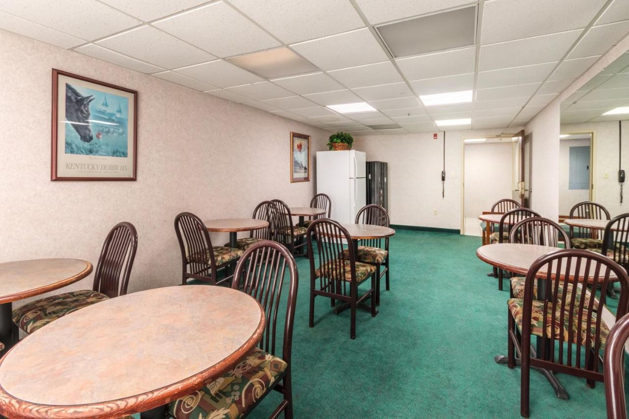 Red Roof Inn Morehead Exterior foto